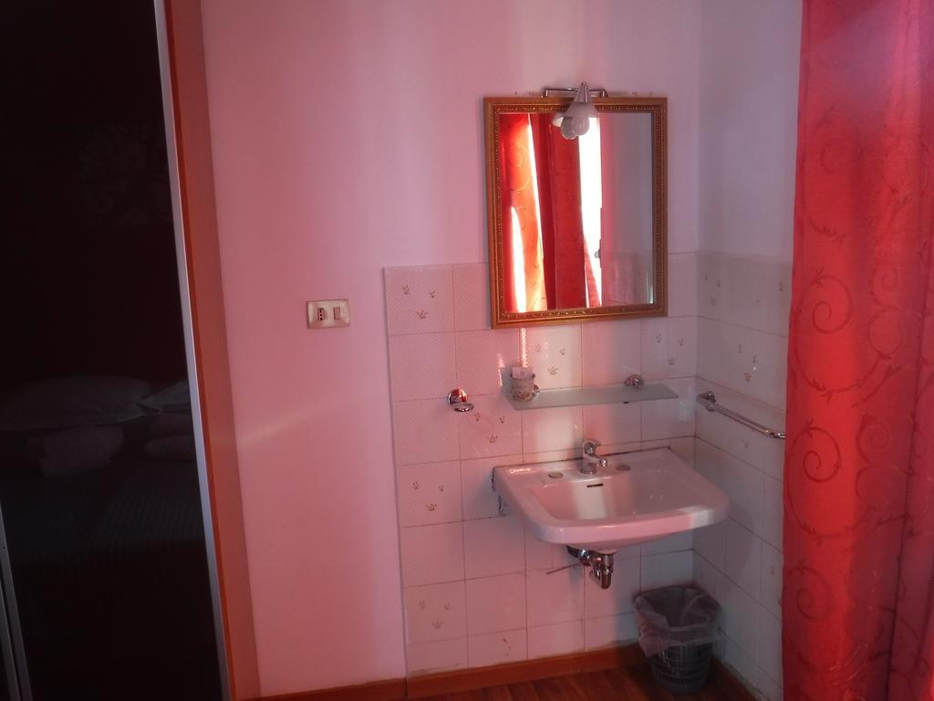 Ares Rooms Rome Bilik gambar
