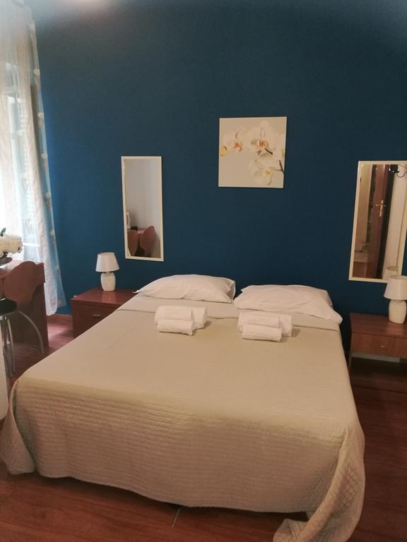 Ares Rooms Rome Bilik gambar